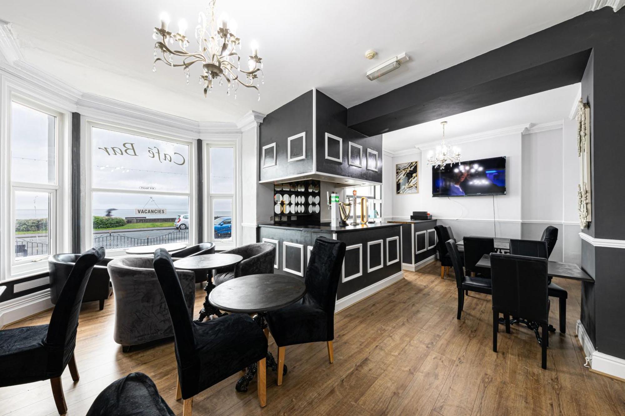 The Manor Hotel Llandudno Extérieur photo